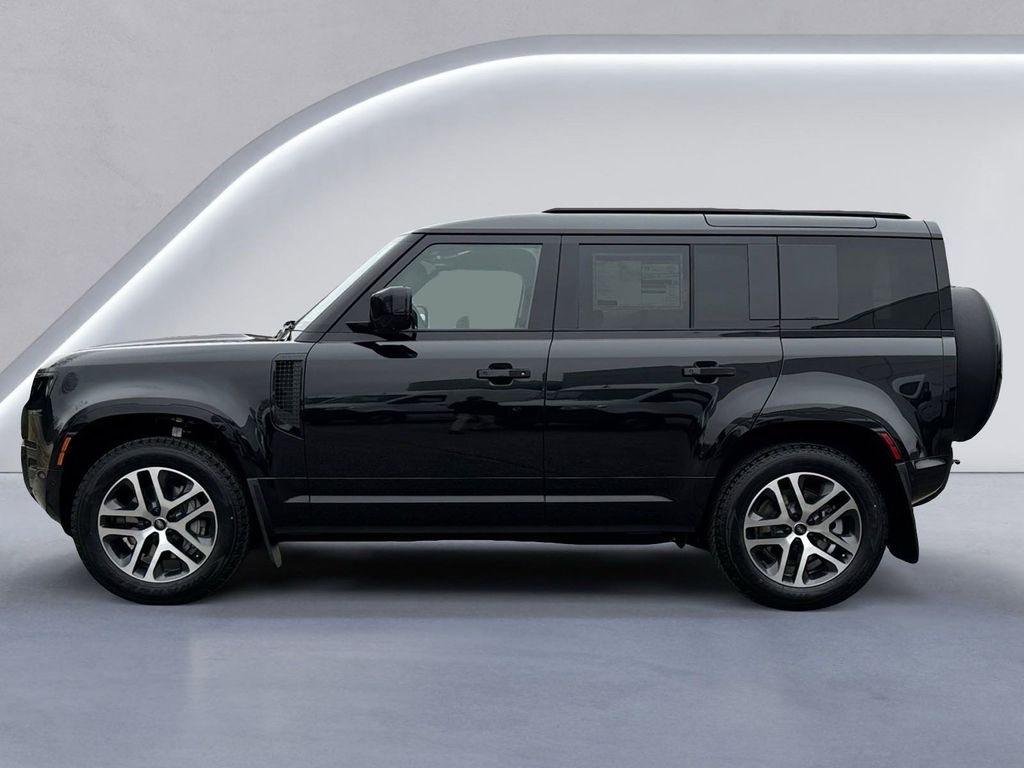 2025 Land Rover Defender X-Dynamic SE Image 8 of 26