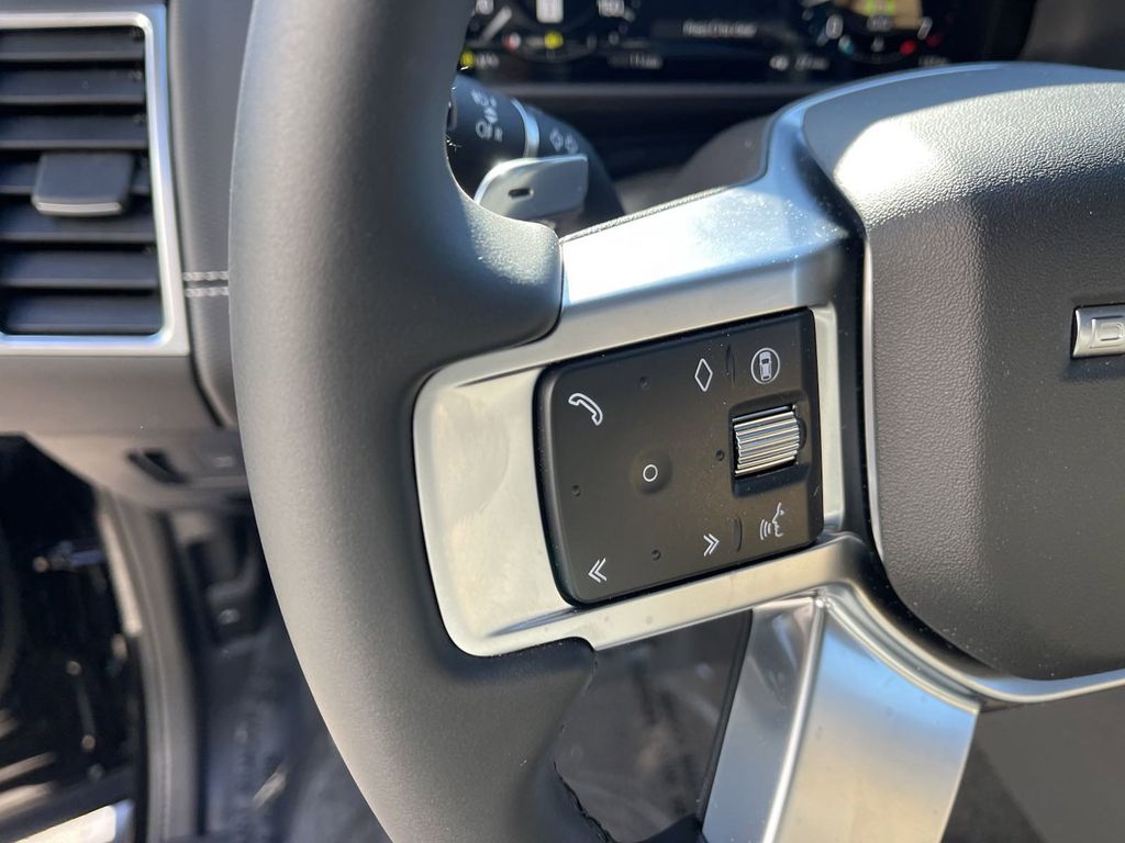 2025 Land Rover Discovery Dynamic SE Image 26 of 26