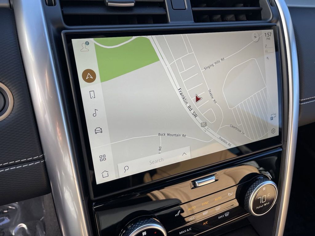 2025 Land Rover Discovery Dynamic SE Image 16 of 26