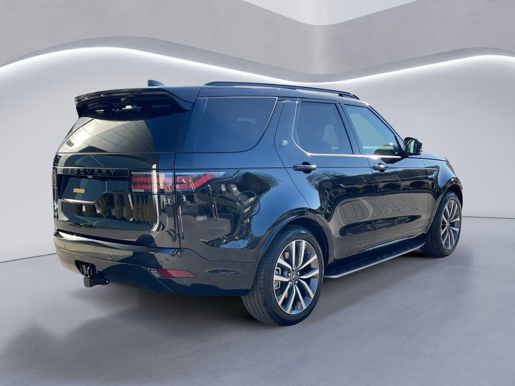 2025 Land Rover Discovery Dynamic SE Image 5 of 26