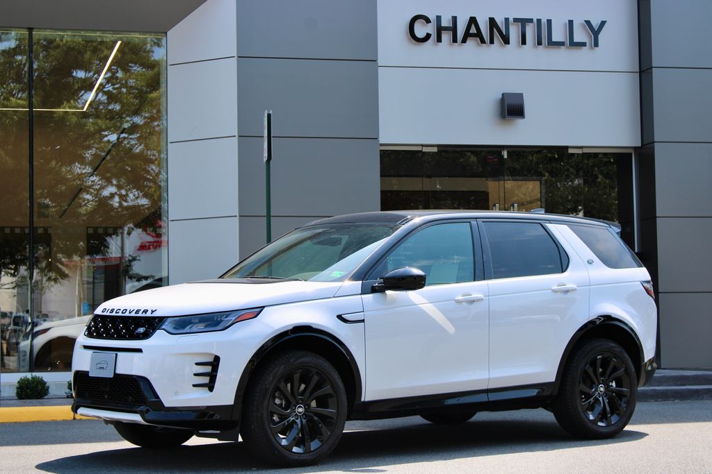 2025 Land Rover Discovery Sport Dynamic SE Image 2 of 29