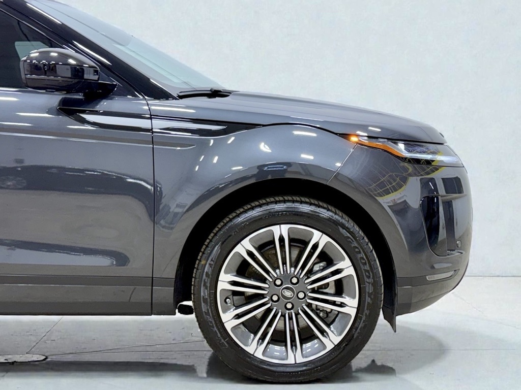 2025 Land Rover Range Rover Evoque Dynamic SE Image 13 of 41