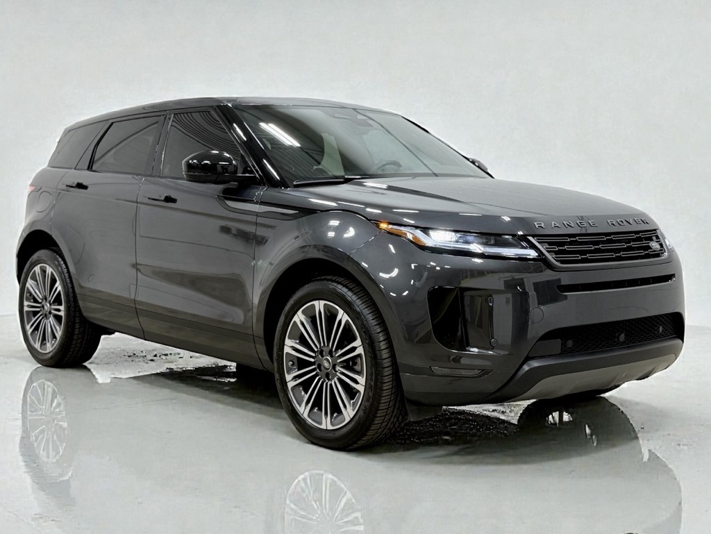 2025 Land Rover Range Rover Evoque Dynamic SE Image 3 of 41