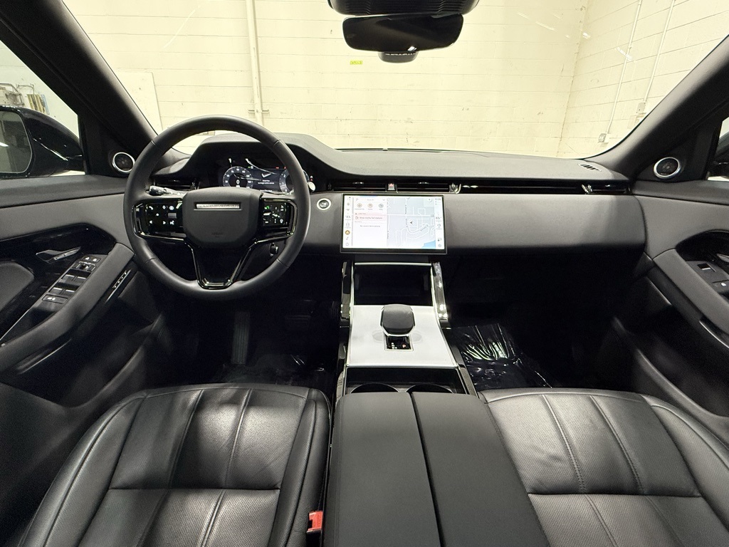 2025 Land Rover Range Rover Evoque Dynamic SE Image 24 of 41