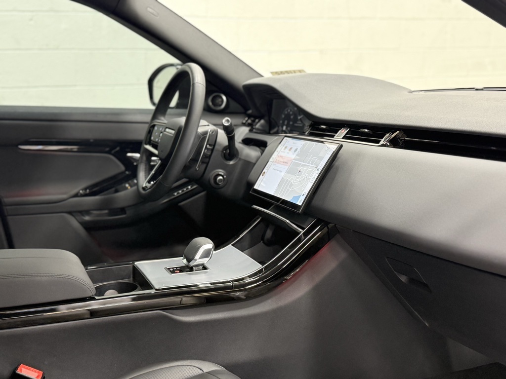 2025 Land Rover Range Rover Evoque Dynamic SE Image 25 of 41