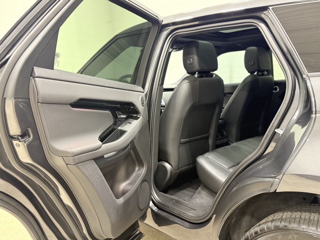 2025 Land Rover Range Rover Evoque Dynamic SE Image 21 of 41