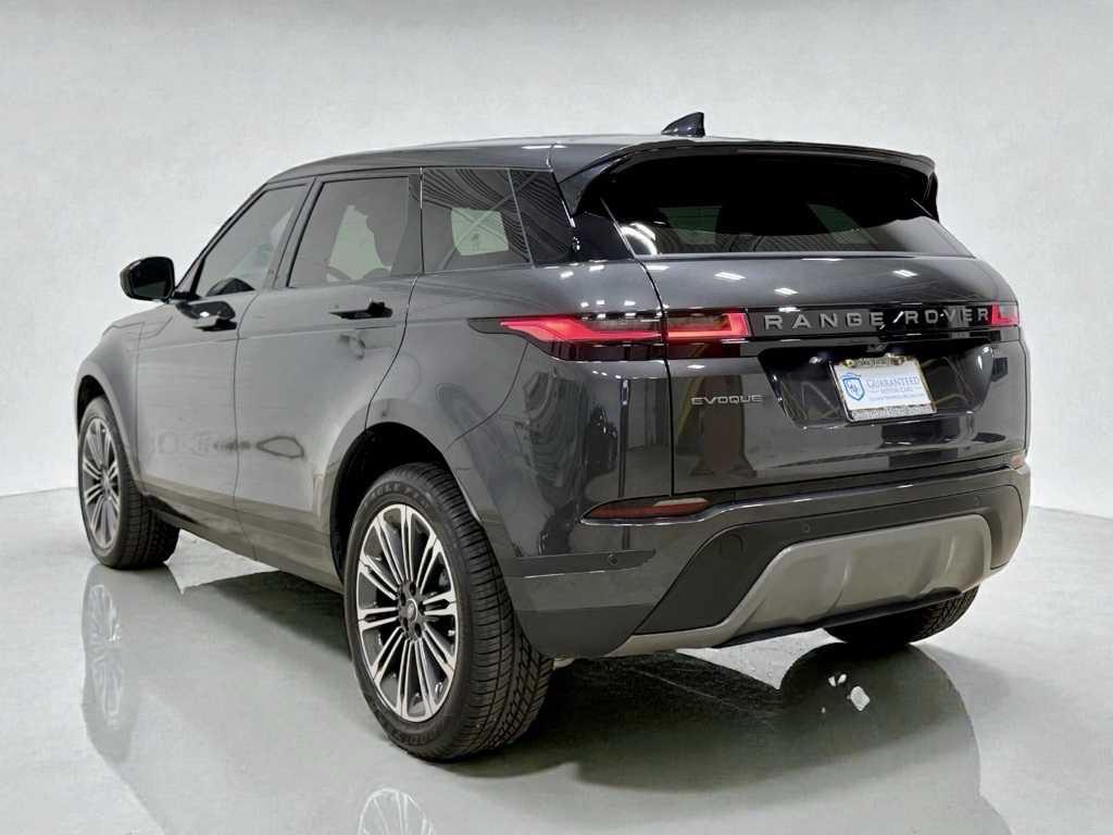 2025 Land Rover Range Rover Evoque Dynamic SE Image 8 of 41