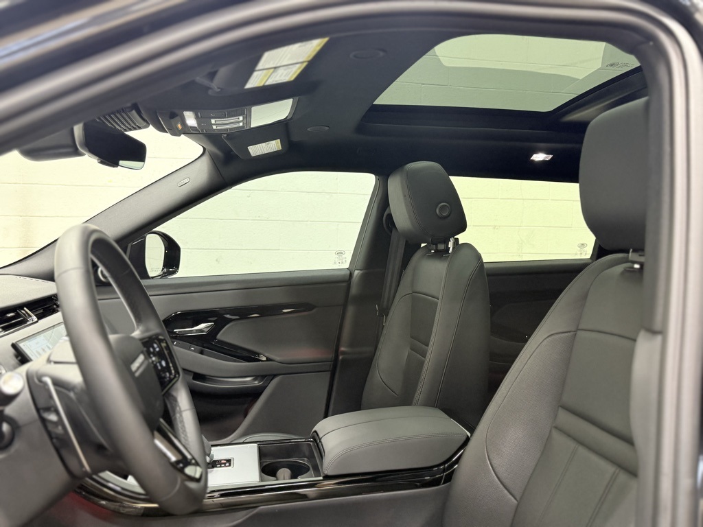 2025 Land Rover Range Rover Evoque Dynamic SE Image 20 of 41