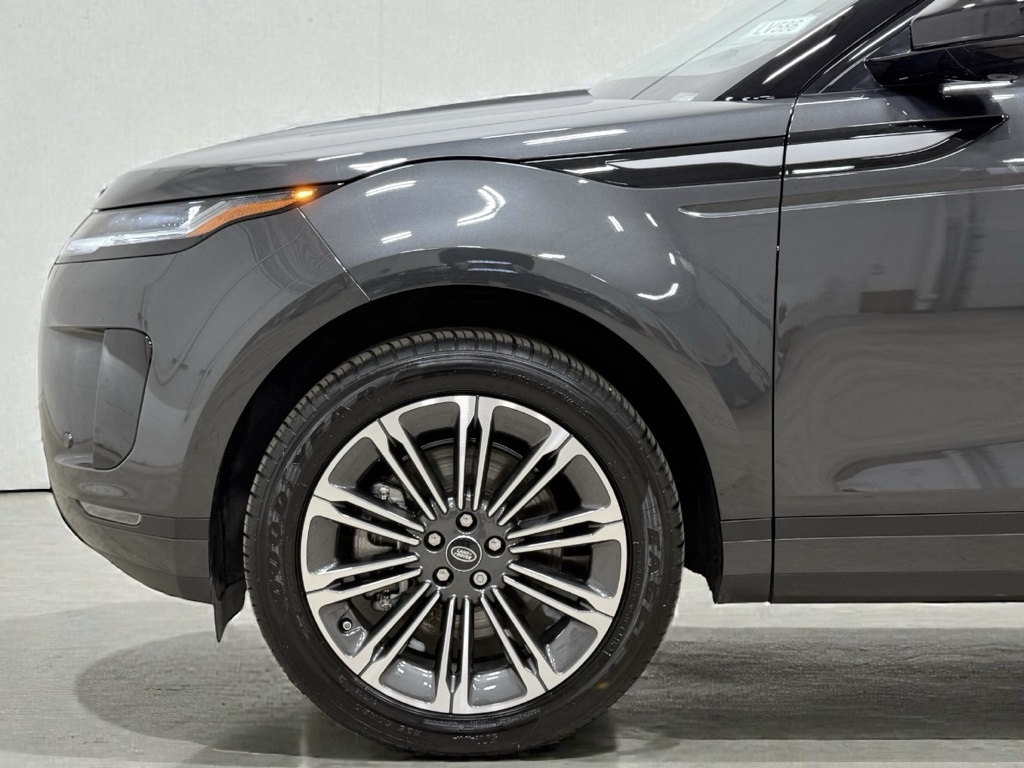 2025 Land Rover Range Rover Evoque Dynamic SE Image 12 of 41