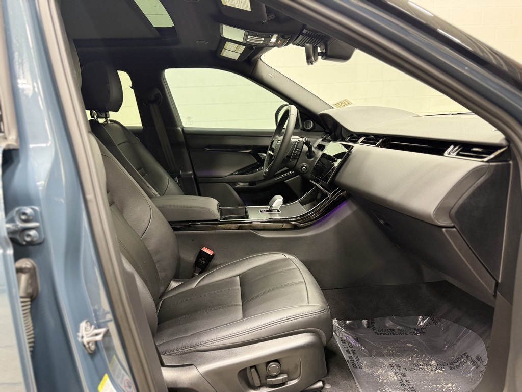 2025 Land Rover Range Rover Evoque Core S Image 16 of 36