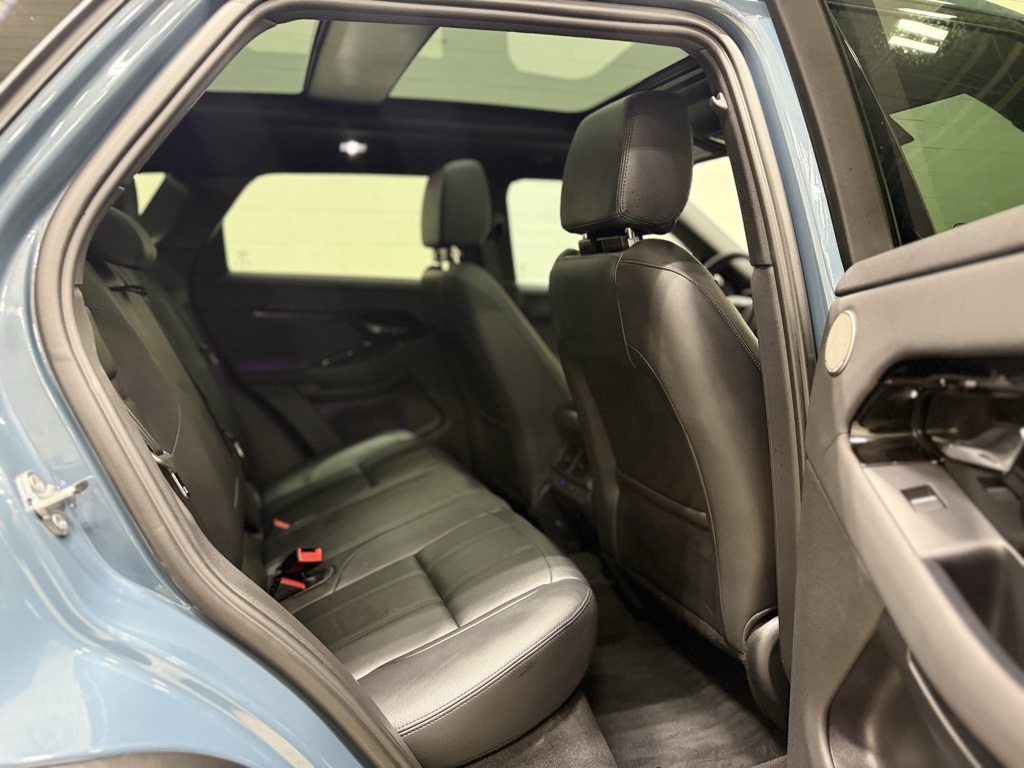 2025 Land Rover Range Rover Evoque Core S Image 15 of 36