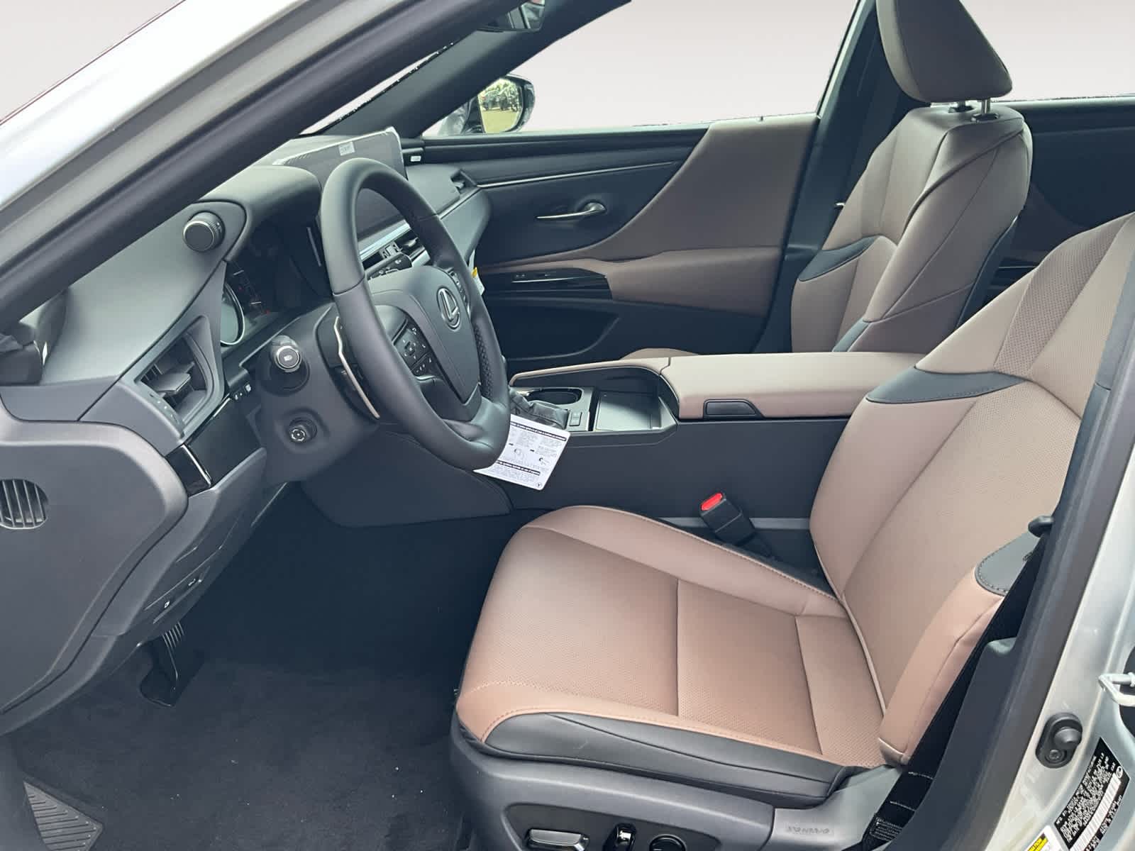 Vehicle image 16 of 16