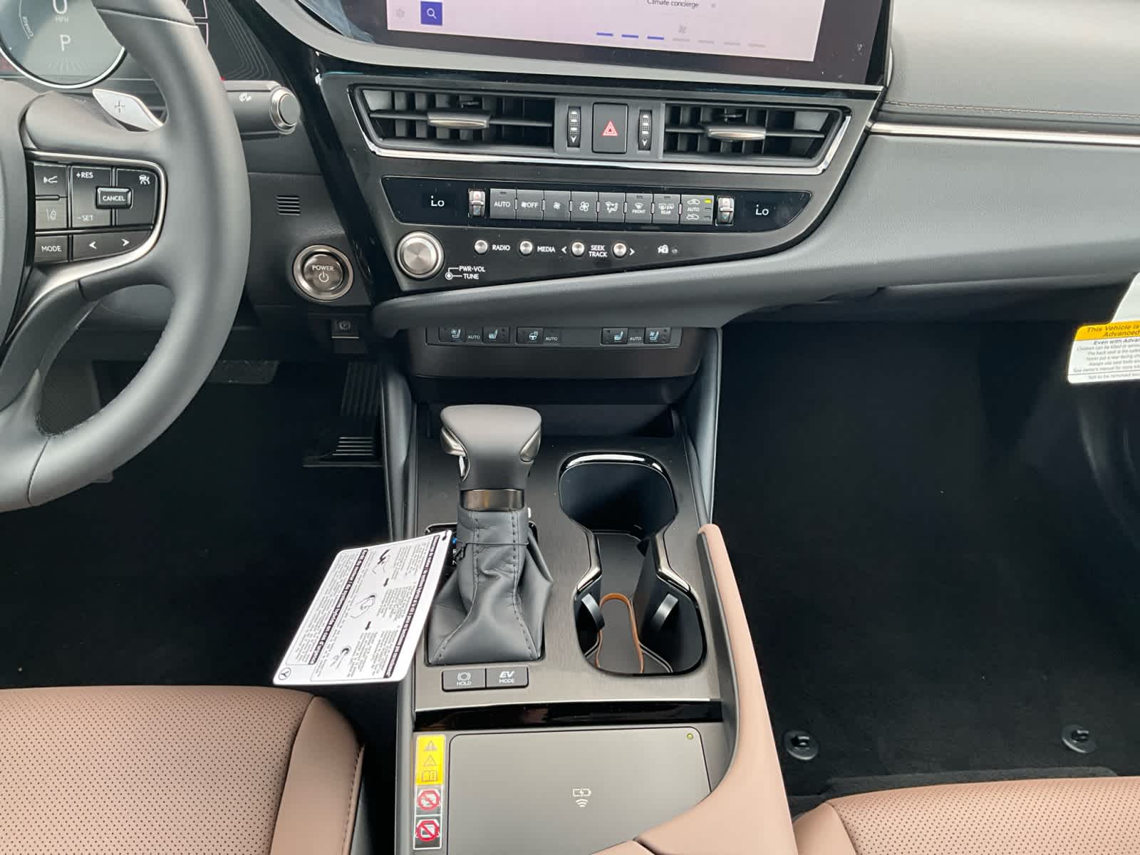 Vehicle image 14 of 16