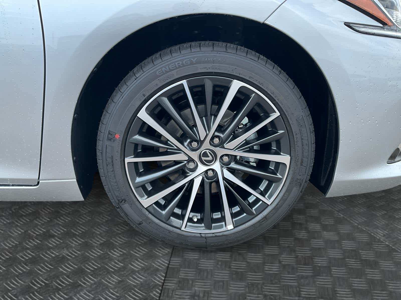 Vehicle image 9 of 16