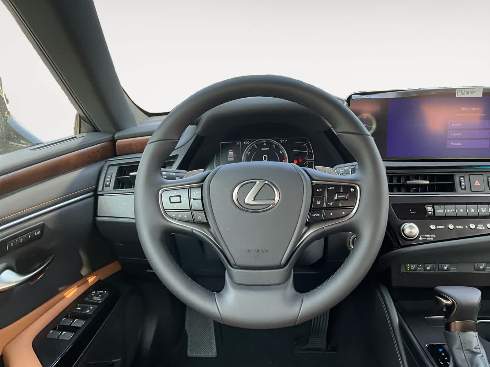 Vehicle image 13 of 16