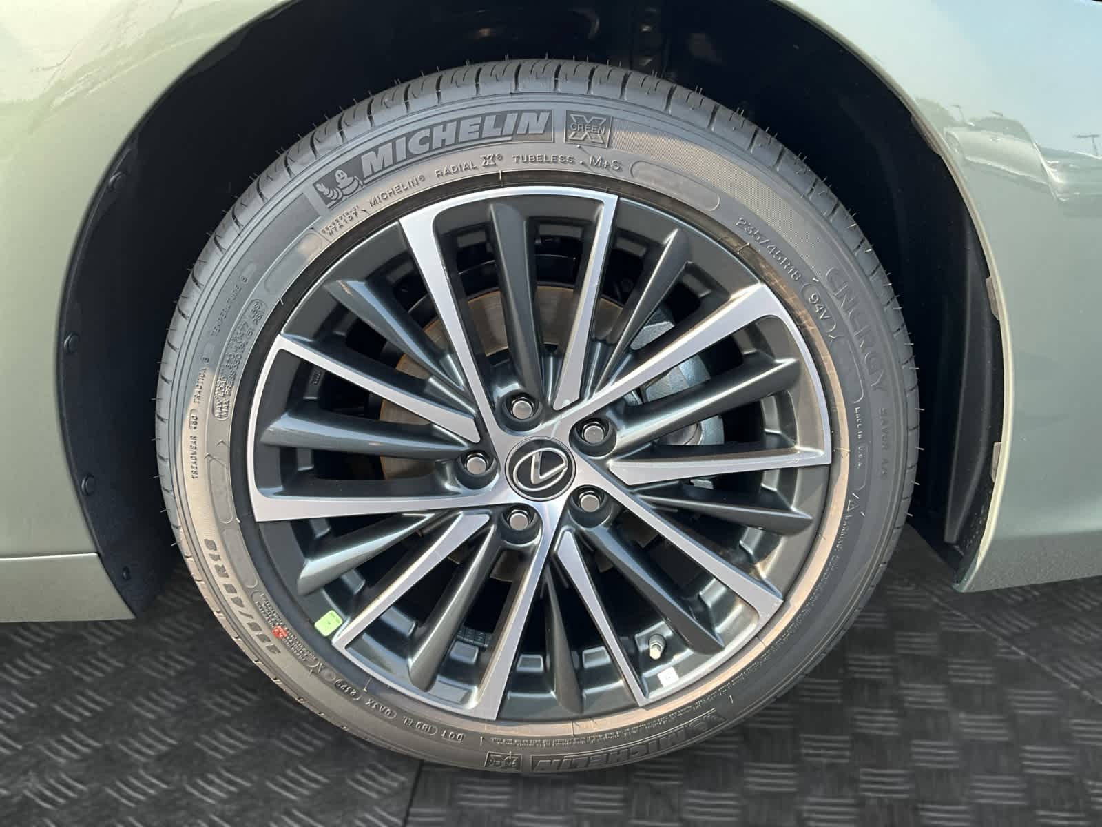 Vehicle image 9 of 16