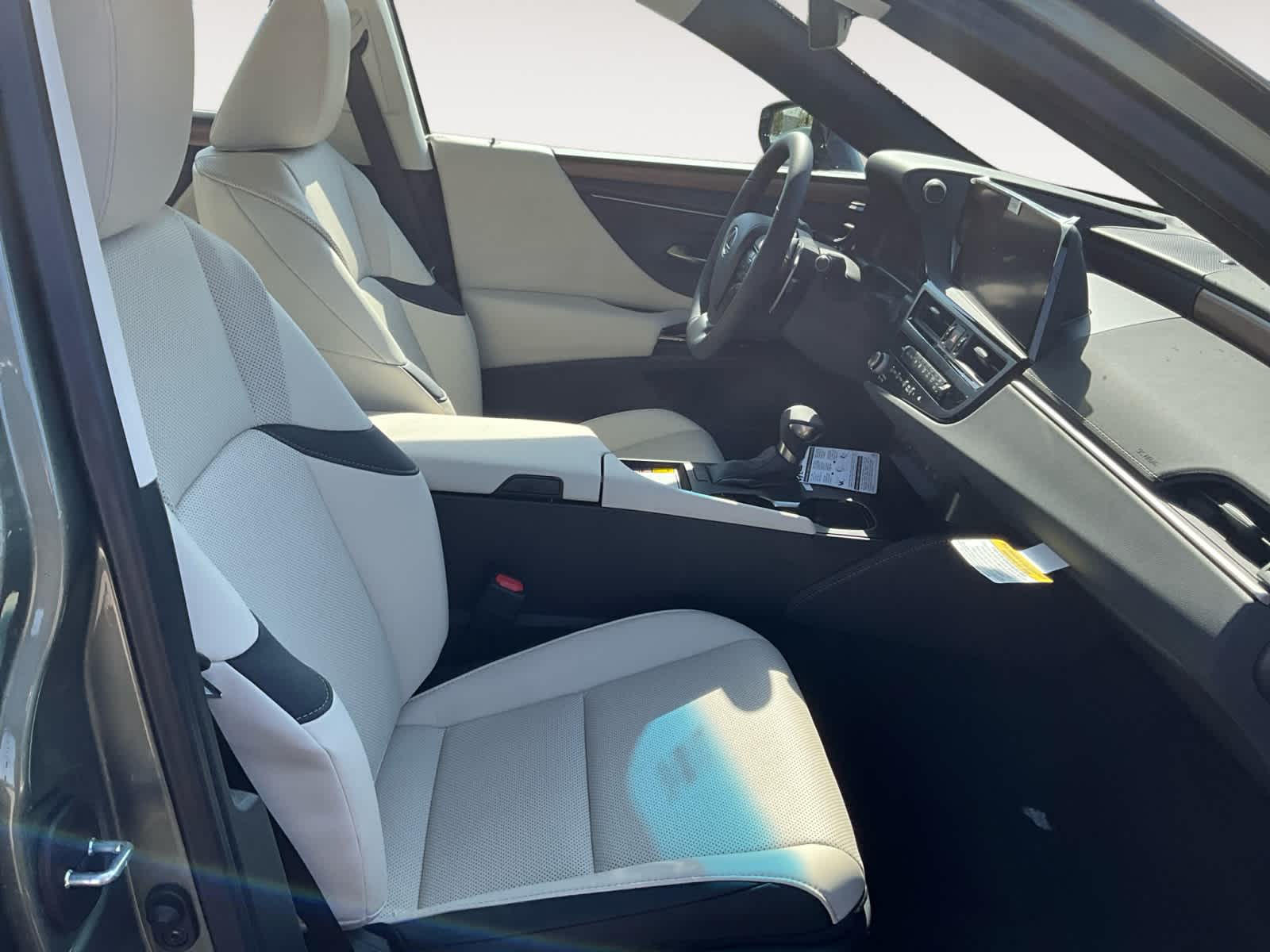 Vehicle image 16 of 16