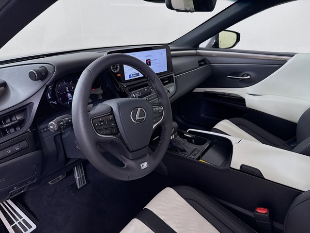 Vehicle image 9 of 31