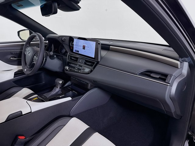 Vehicle image 28 of 31
