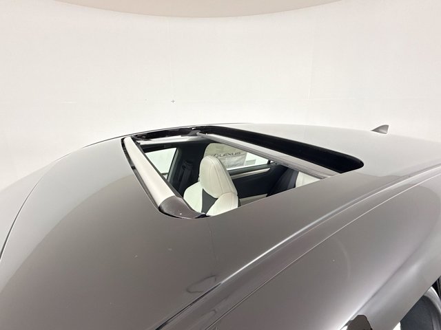Vehicle image 14 of 31
