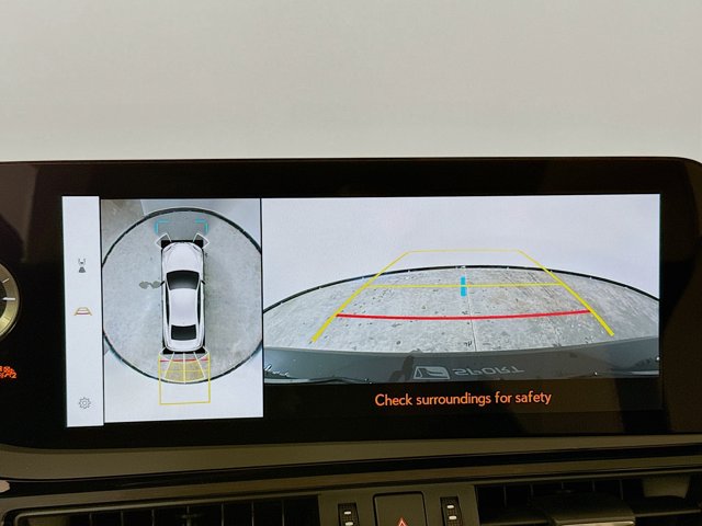 Vehicle image 17 of 31