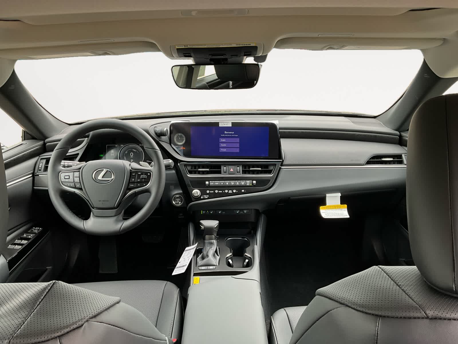 Vehicle image 11 of 16