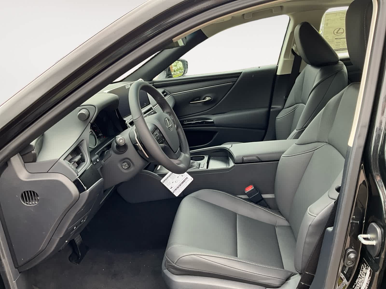 Vehicle image 10 of 16