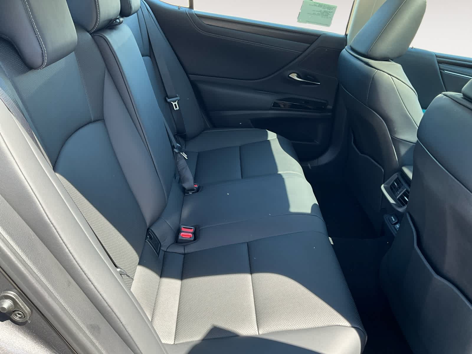 Vehicle image 14 of 16