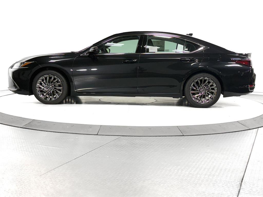 Vehicle image 8 of 13