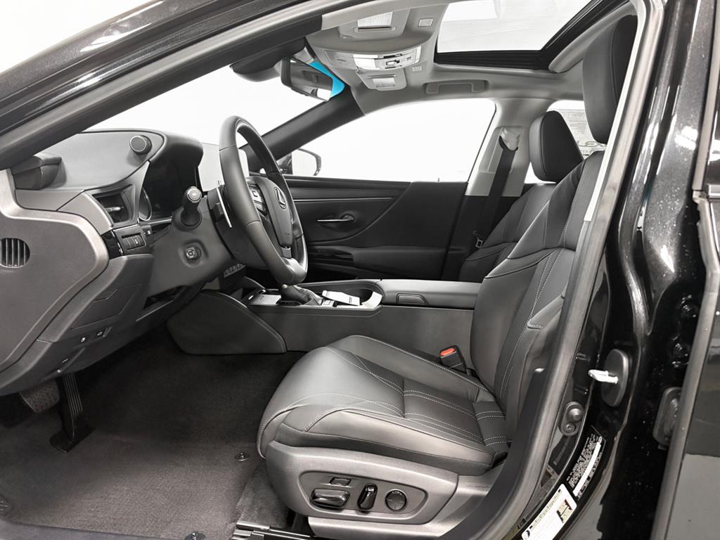 Vehicle image 13 of 13
