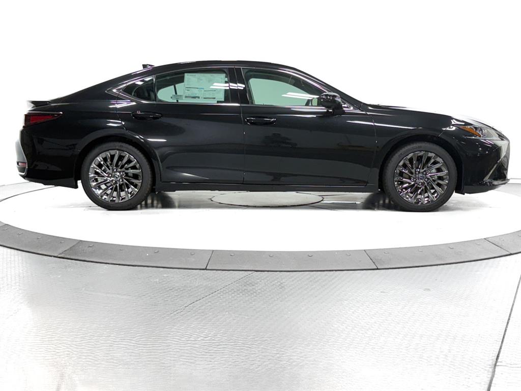 Vehicle image 4 of 13