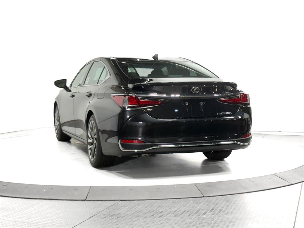 Vehicle image 7 of 13