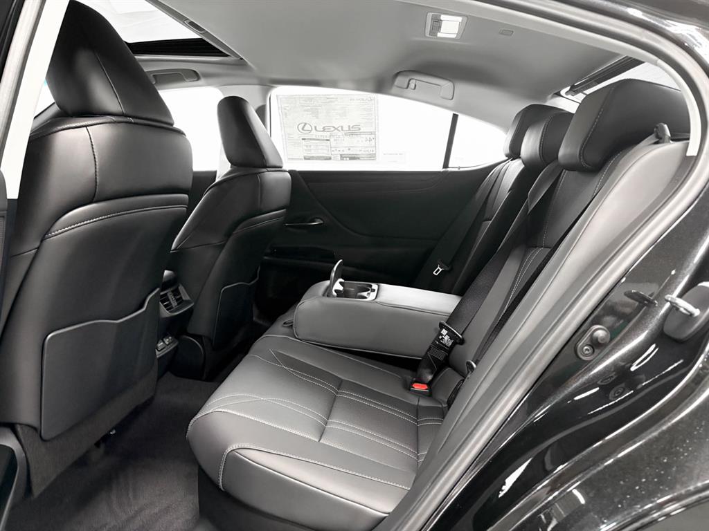 Vehicle image 10 of 13