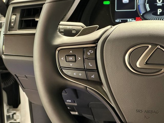 Vehicle image 16 of 28