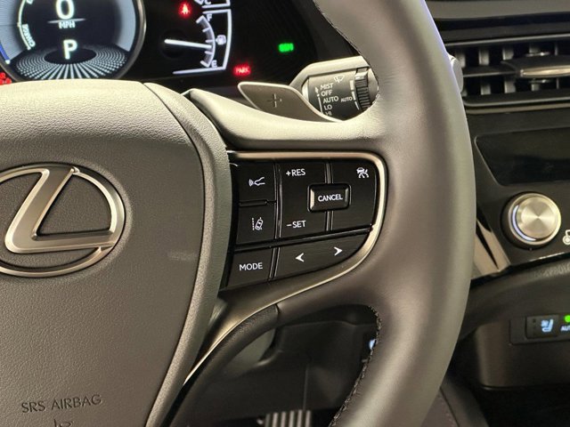 Vehicle image 15 of 28