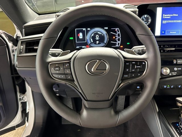 Vehicle image 14 of 28
