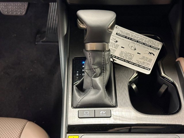 Vehicle image 17 of 28