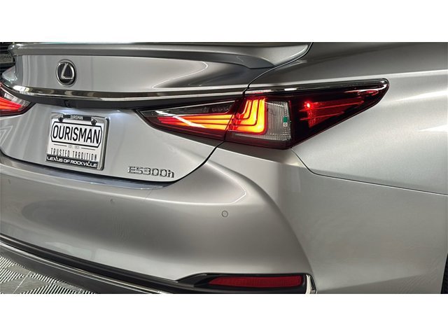 2025 Lexus ES 300h Image 25 of 26
