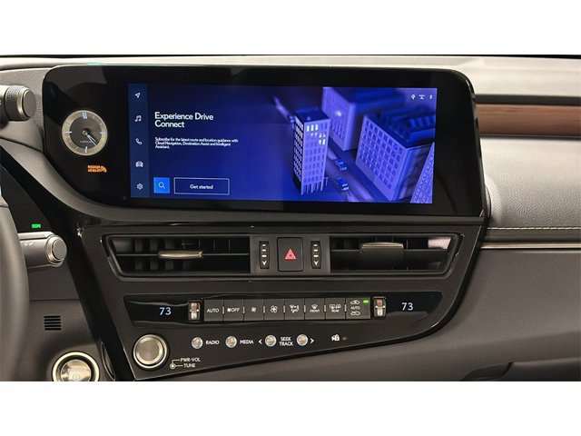 2025 Lexus ES 300h Image 12 of 26