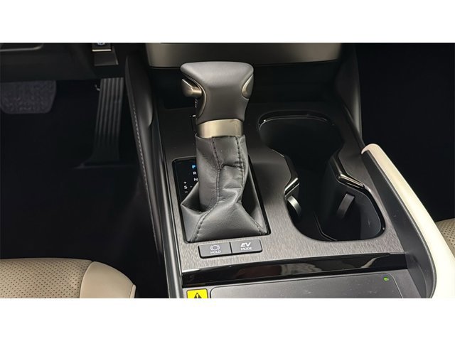 2025 Lexus ES 300h Image 14 of 26