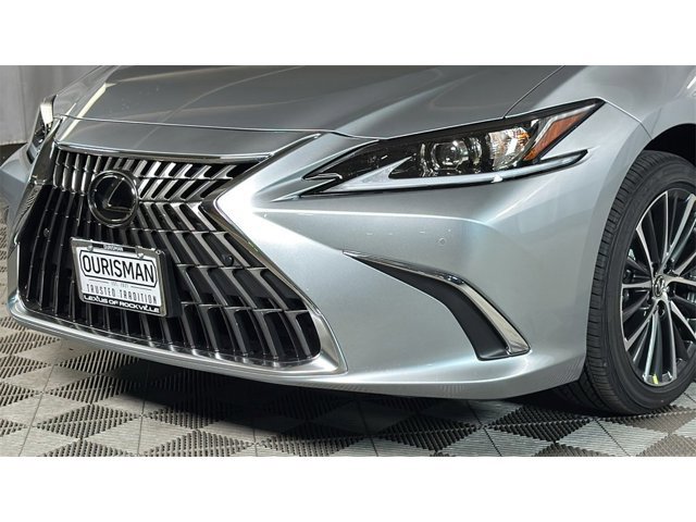 2025 Lexus ES 300h Image 21 of 26