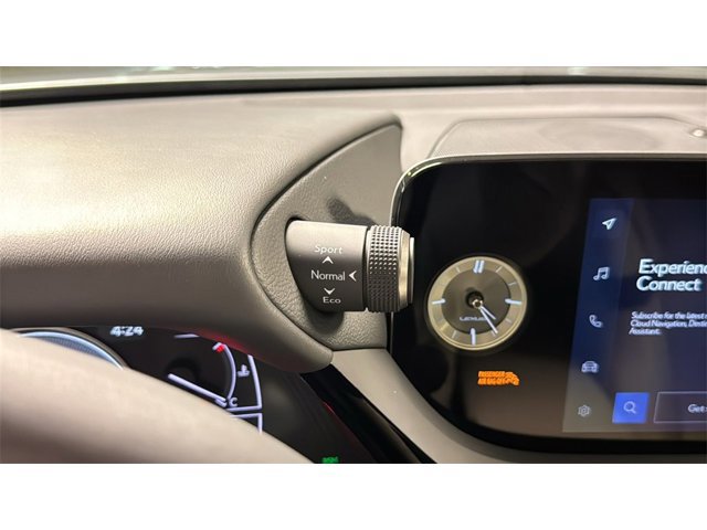 2025 Lexus ES 300h Image 11 of 26