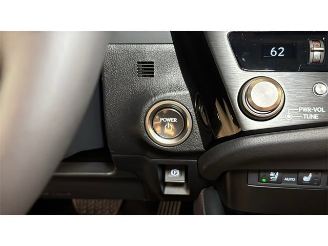 2025 Lexus ES 300h Image 22 of 26