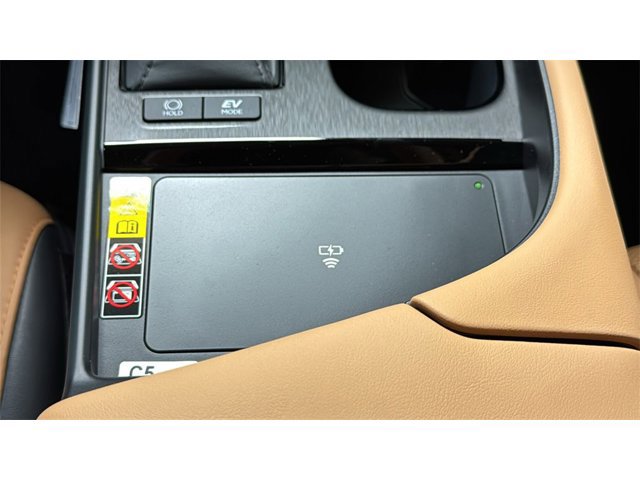 2025 Lexus ES 300h Image 19 of 26