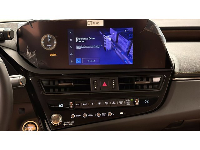 2025 Lexus ES 300h Image 14 of 26