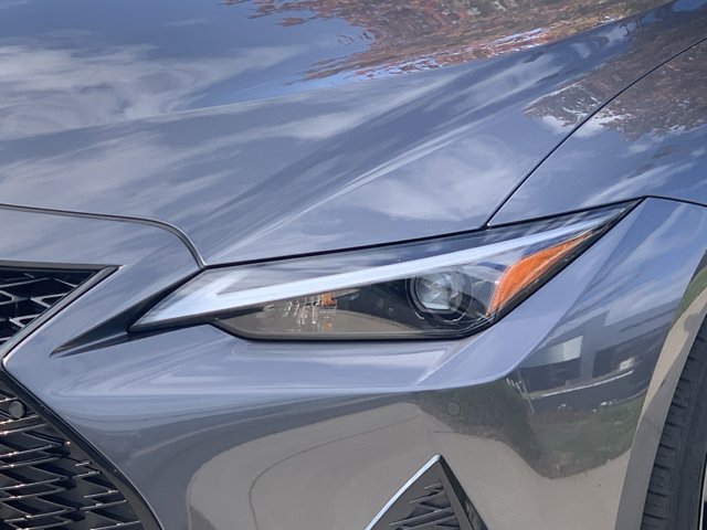 2025 Lexus IS 350 F Sport Image 35 of 36