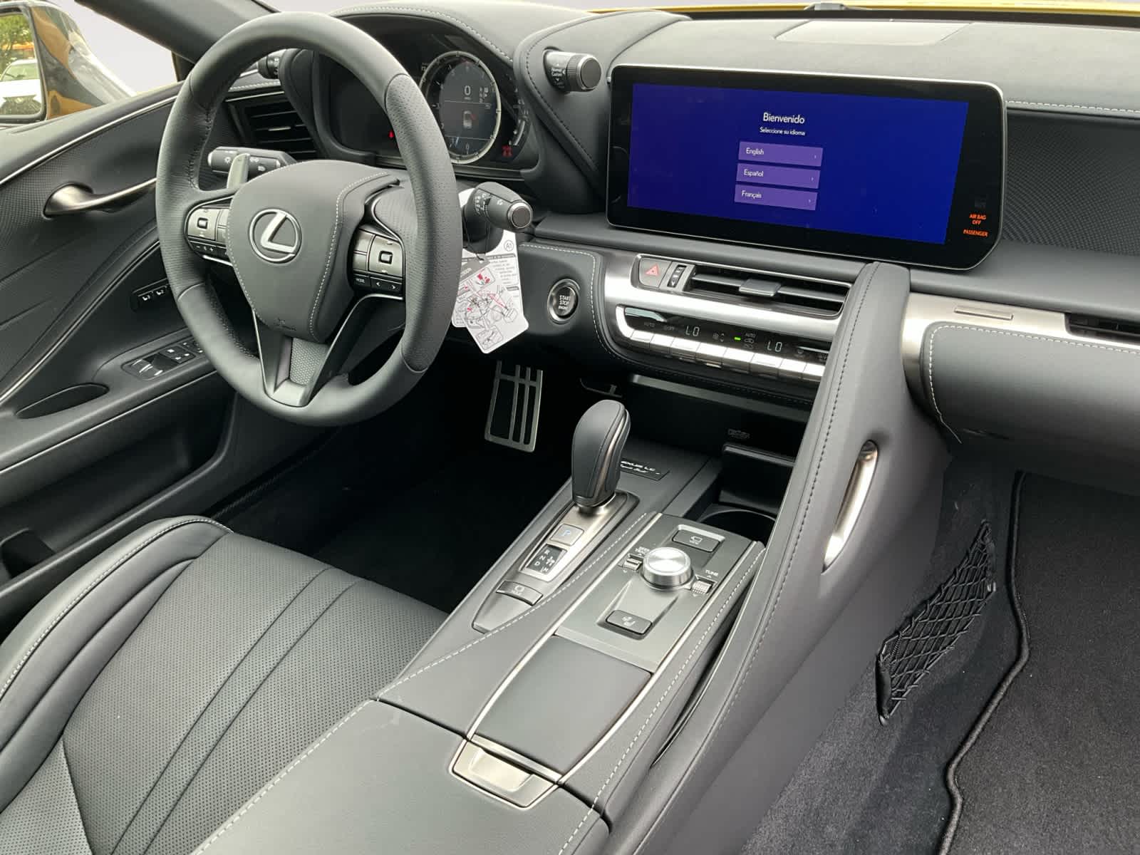 Vehicle image 13 of 16