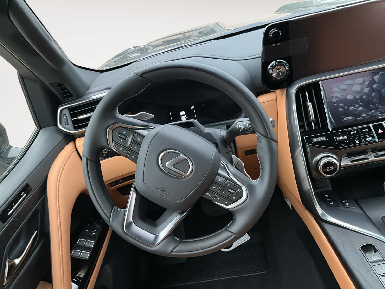 Vehicle image 14 of 16
