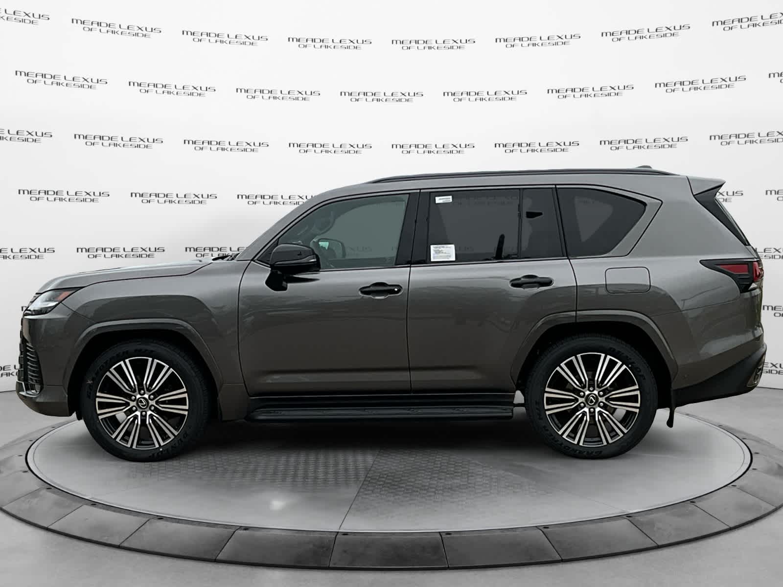 Vehicle image 8 of 16