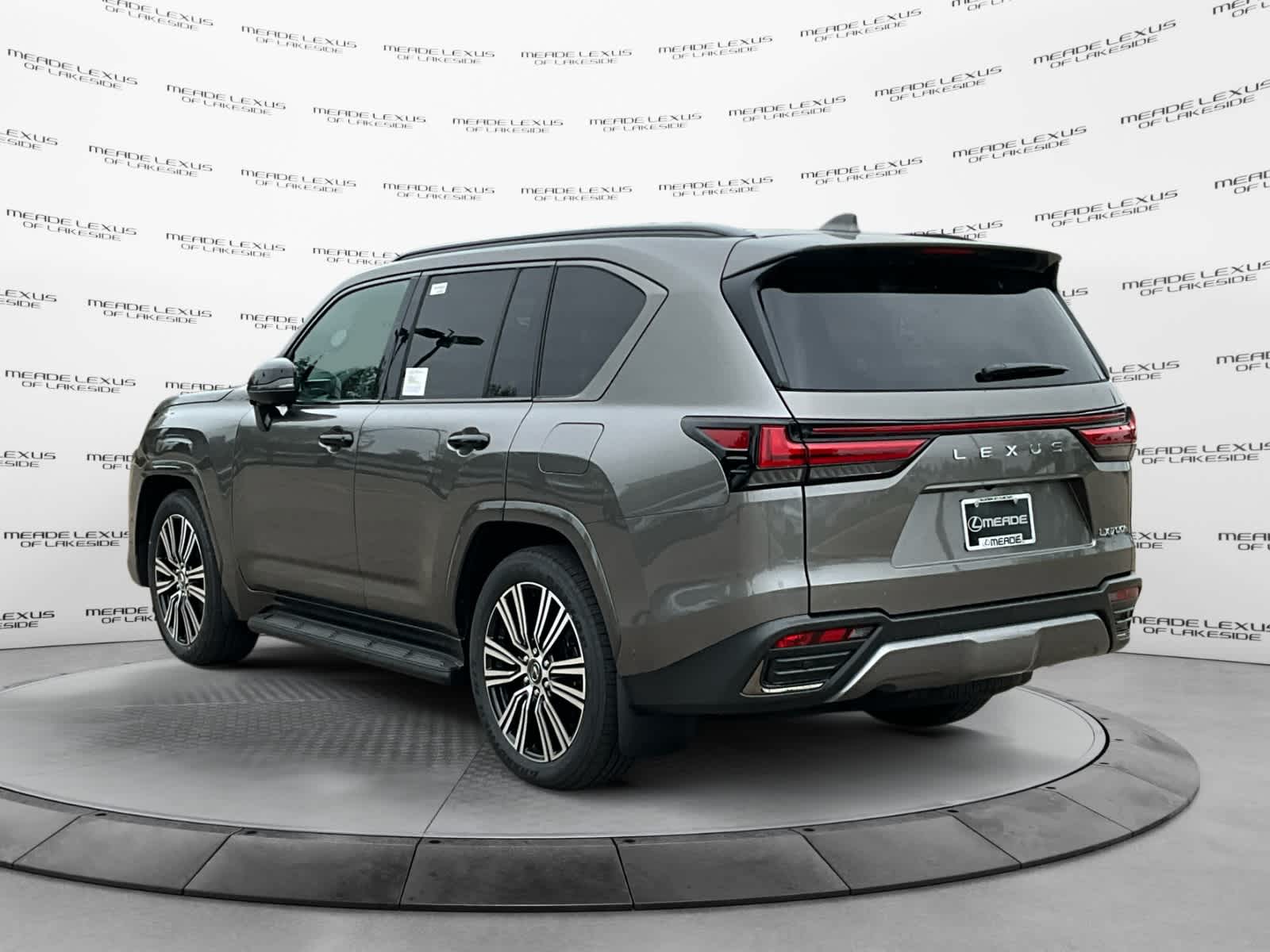 Vehicle image 7 of 16